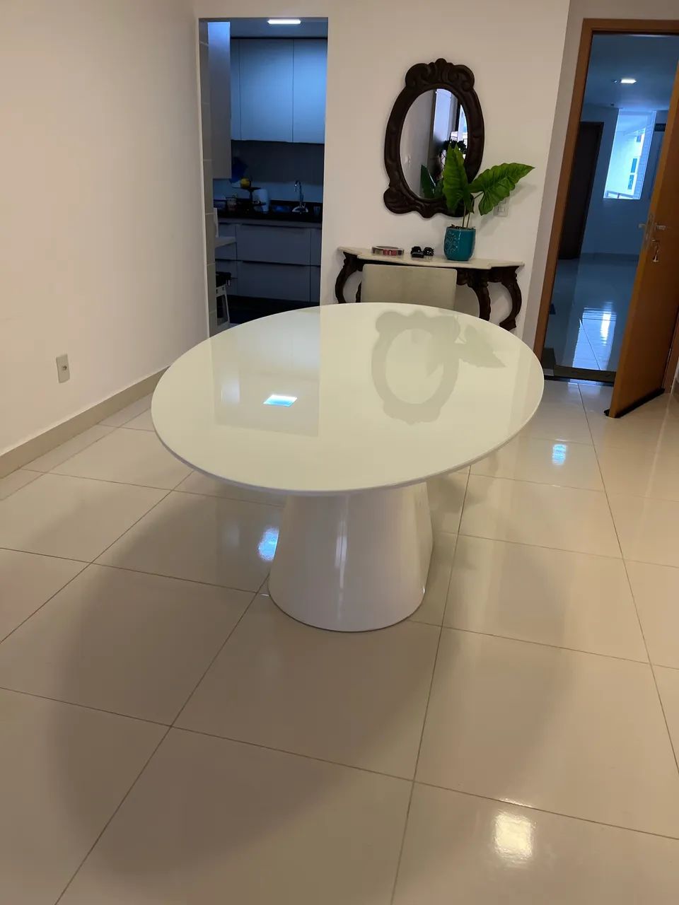 Mesa de jantar laqueada com vidro - Foto 2