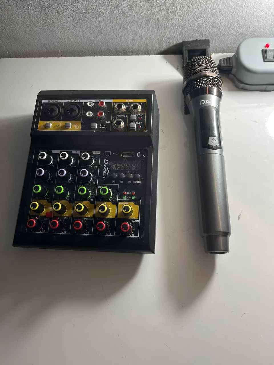 Interface de áudio + microfone 
