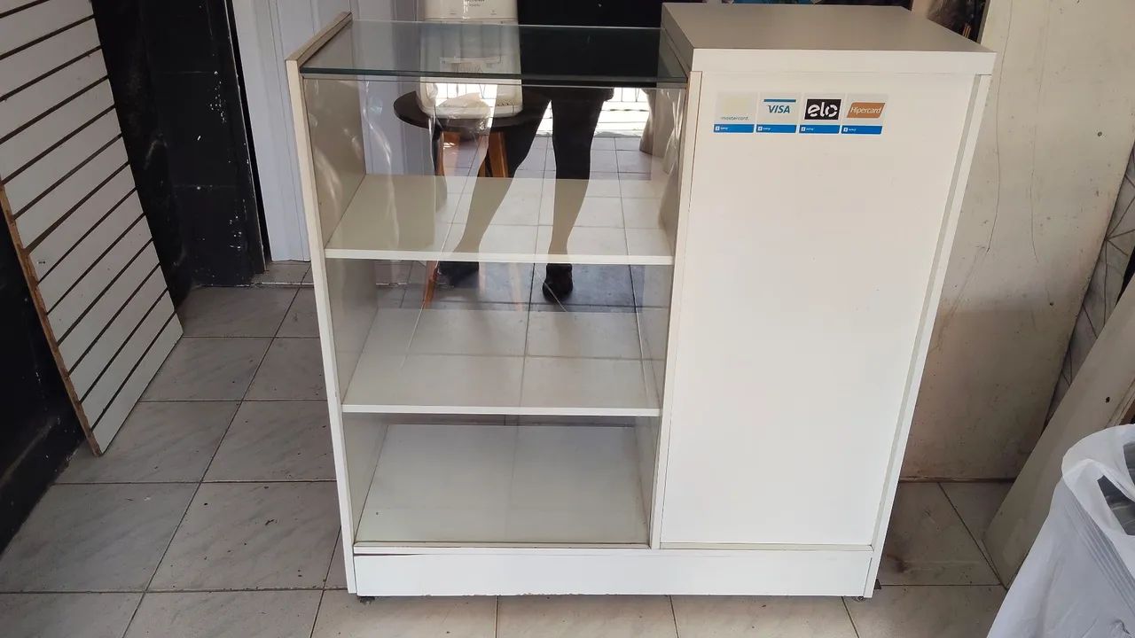 Manequins, bustos, balcão vitrine, araras, cabide acrílico/ corpinho PVC e bracinhos  - Foto 3