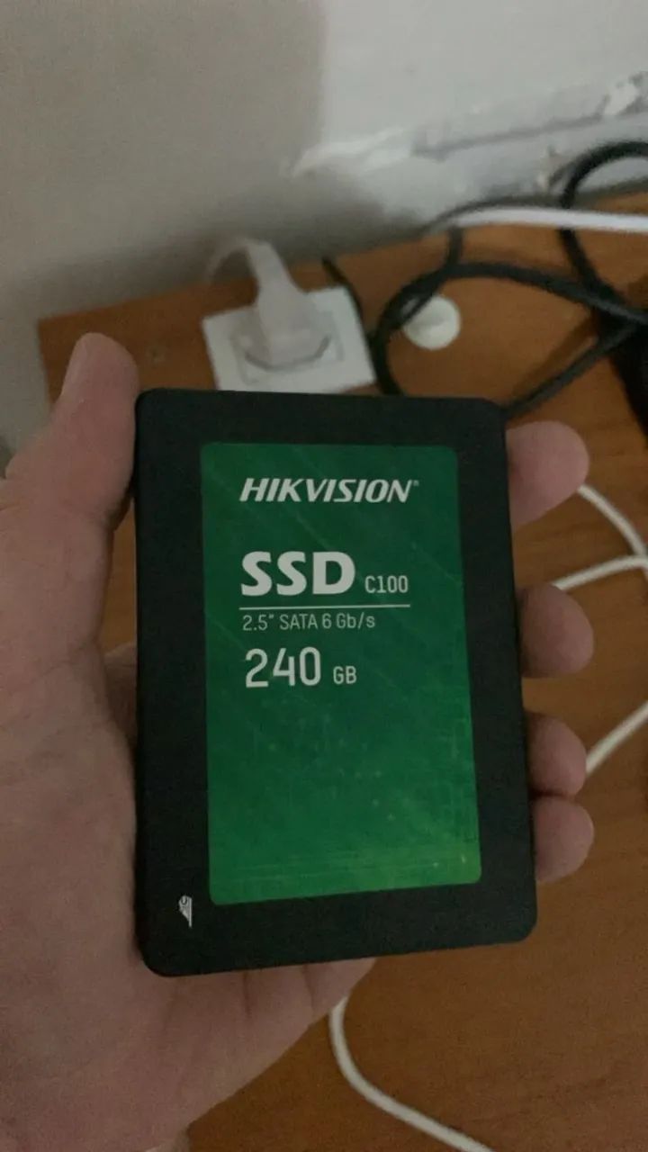 ? SSD HIKVISION C100 240GB SATA III - Foto 2