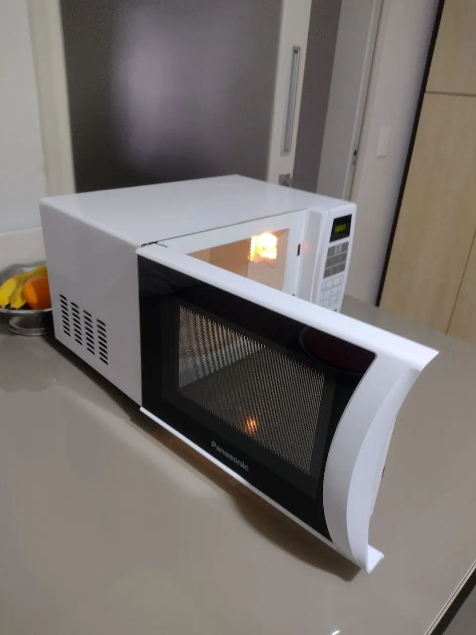 Microondas Panasonic 21 litros, funcionando perfeitamente  - Foto 4