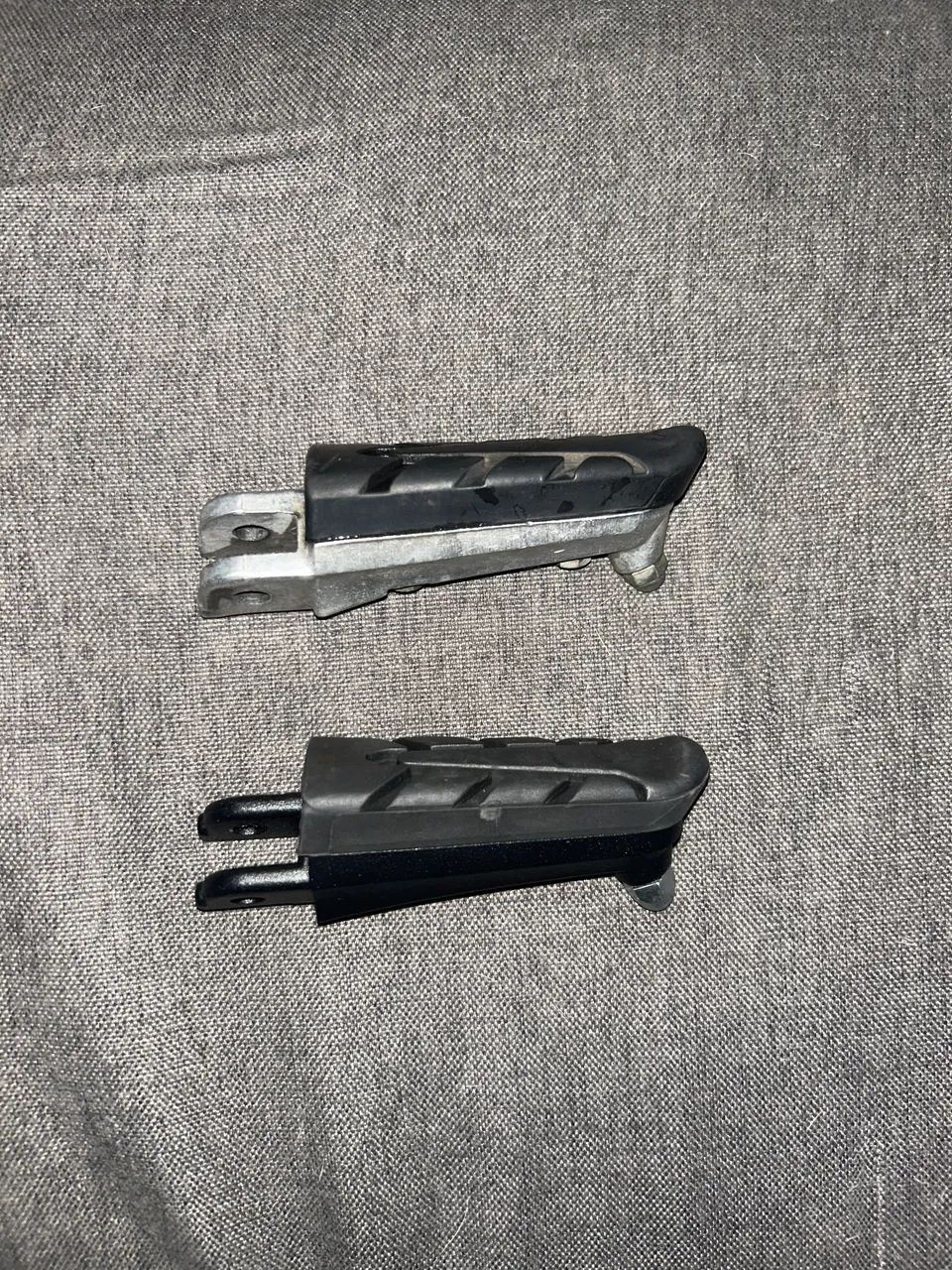 Estribo da CB TW 300F