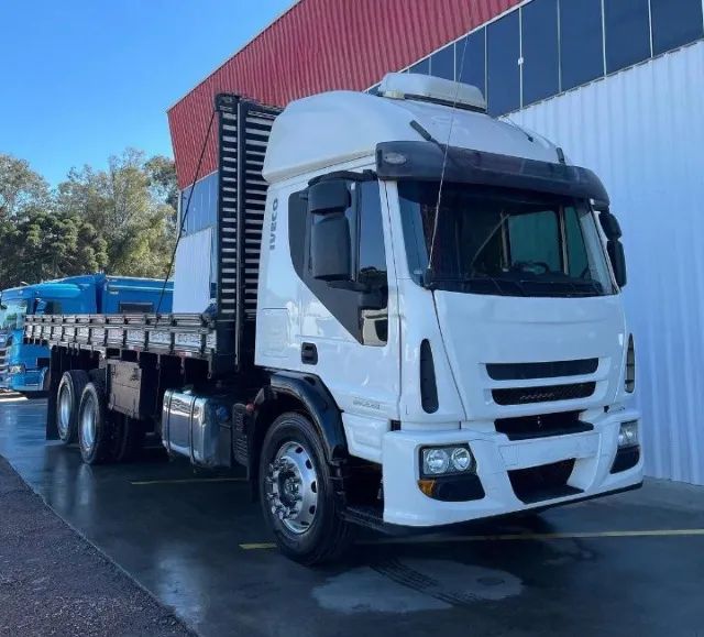 Iveco Tector 240E28 2016 6x2 Carroceria