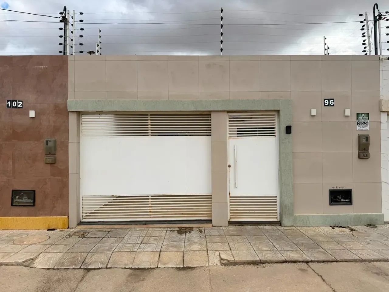 CASA À VENDA!