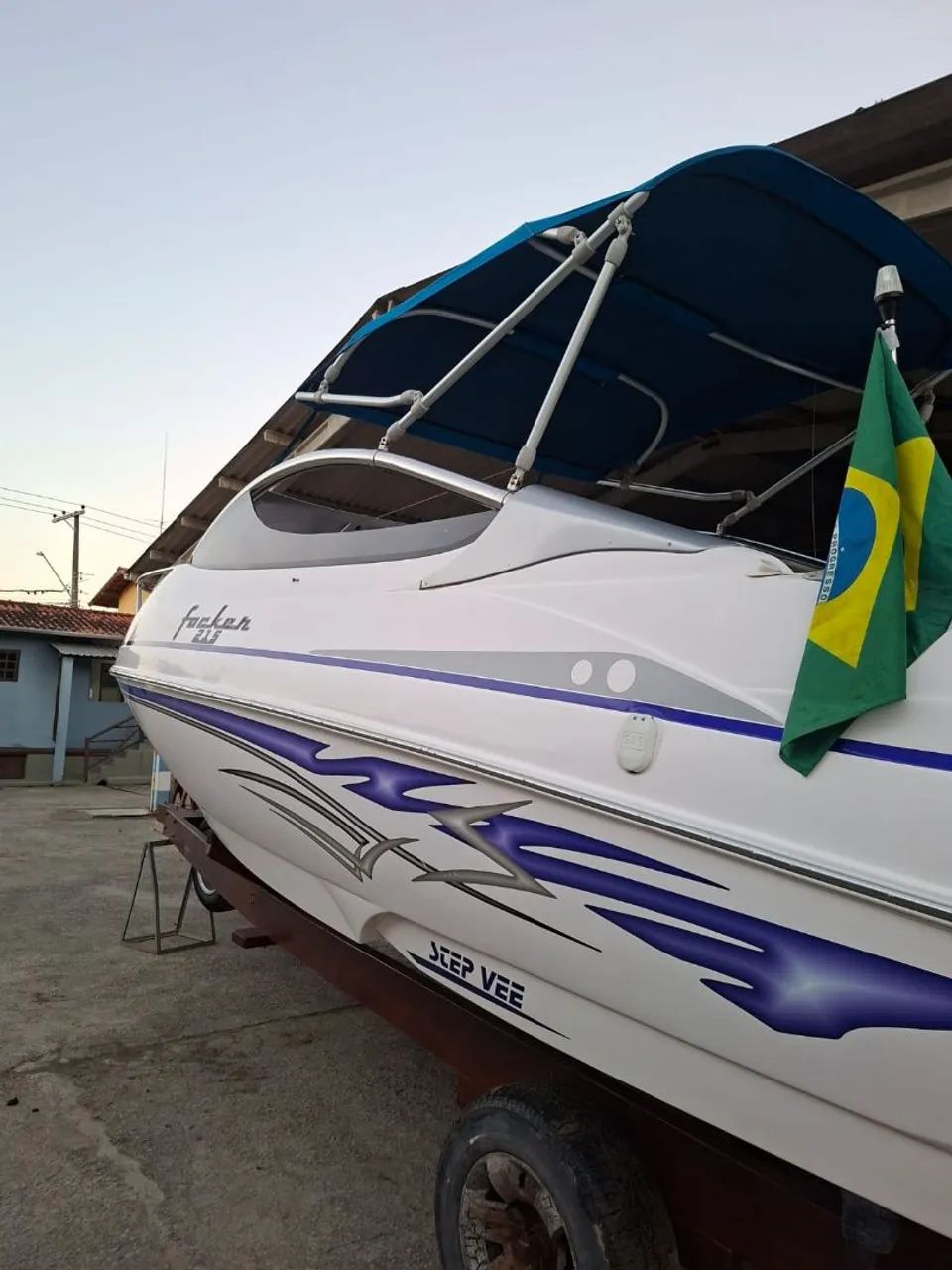 Focker 21.5 Cabinada 150HP