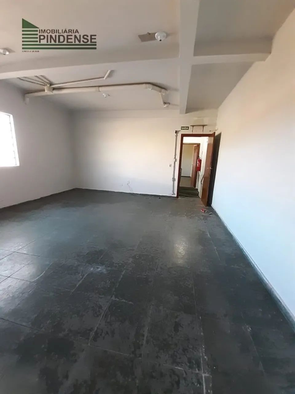Sala em Jardim Rosely - Pindamonhangaba, SP