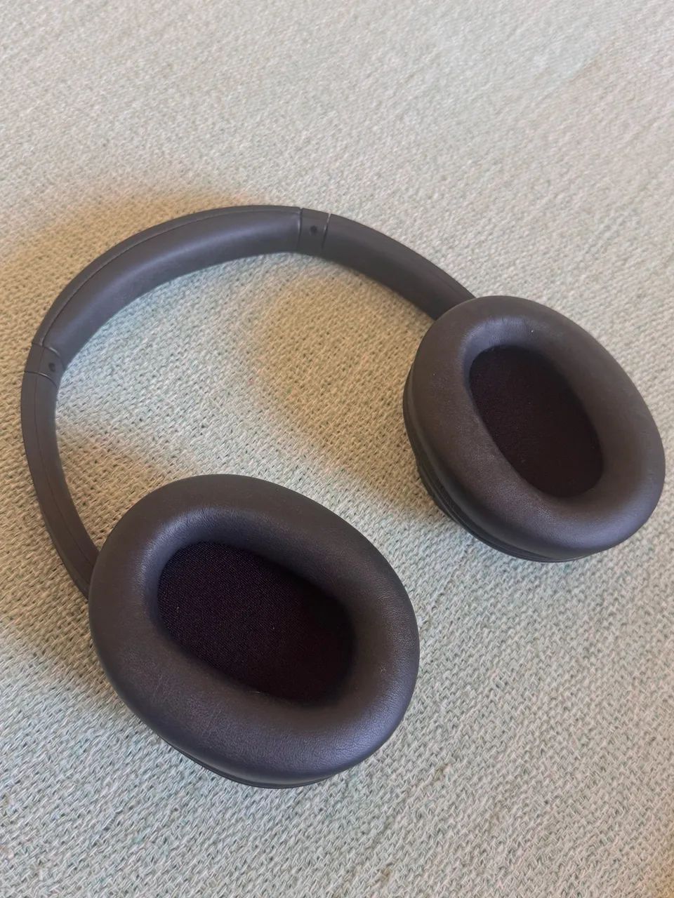 Fone de ouvido sem fio Sony com cancelamento de ruído, WH-CH720n