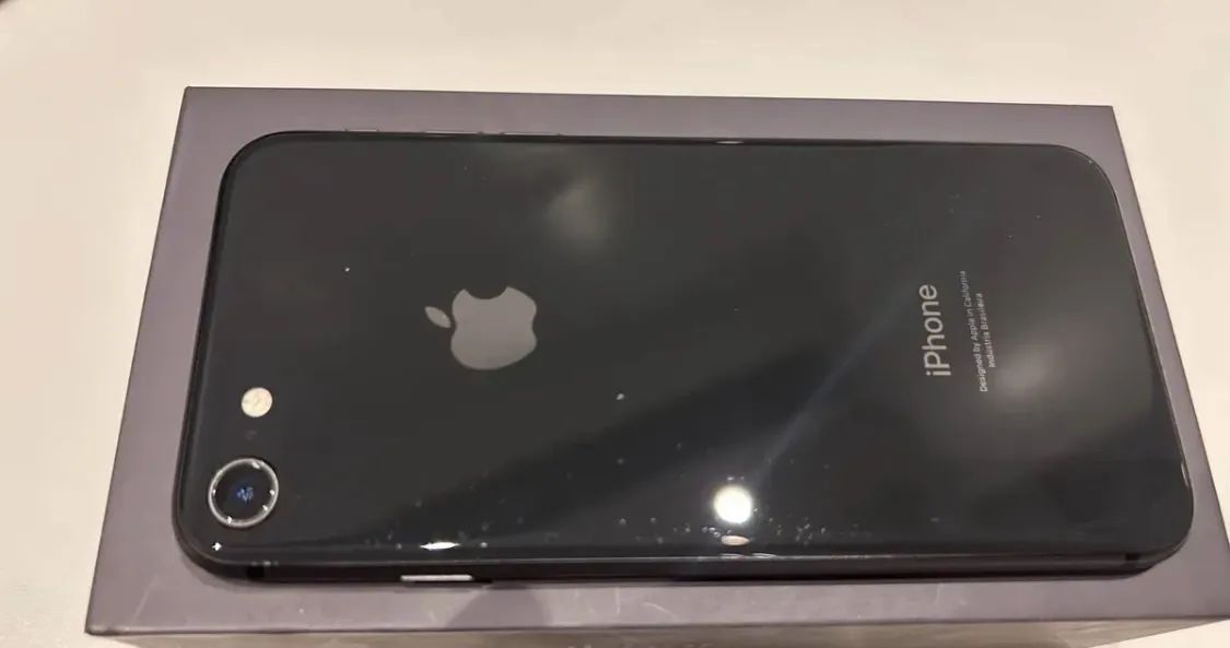 iPhone 8 / 64 GB - Foto 2