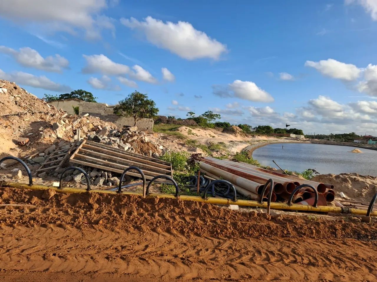VENDO OU TROCO TERRENO NO ROBALO- PARCELAMOS EM ATÉ 60 MESES  - Foto 2