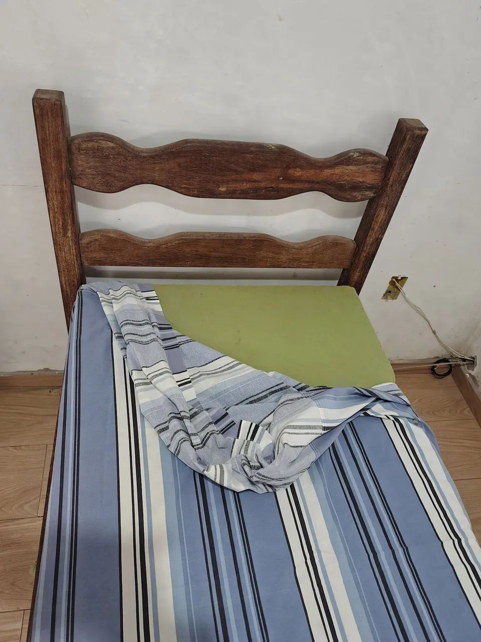 Cama de solteiro com colchão de espuma  - Foto 4