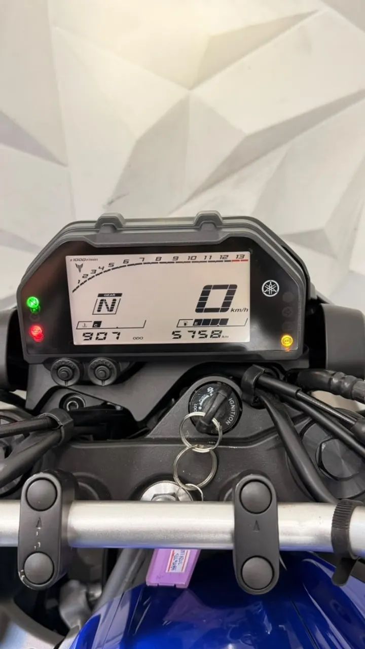 YAMAHA MT-03 ABS 2025 - Foto 3