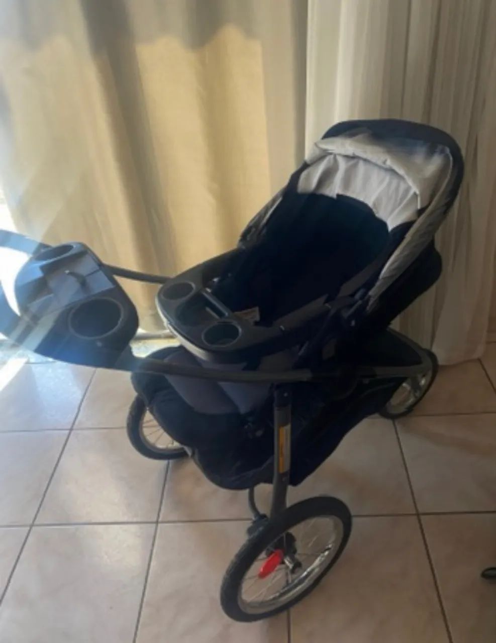 Carrinho de bebê fraco travei sistem com bebê conforto e Moisés  - Foto 3