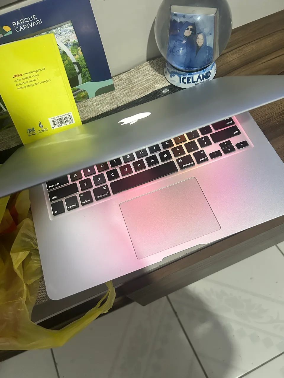MacBook Air 2015 única dona sem detalhes 