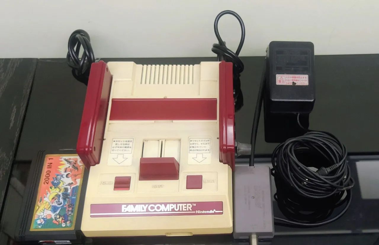 Famicom (Nes 8bits japonês - 1983)