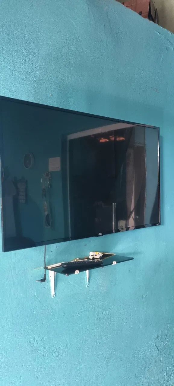 vendo tv 43 polegadas smart roku - Foto 3