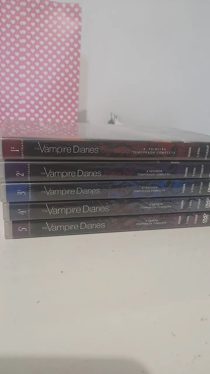 5 temporadas da série Diários de um vampiro