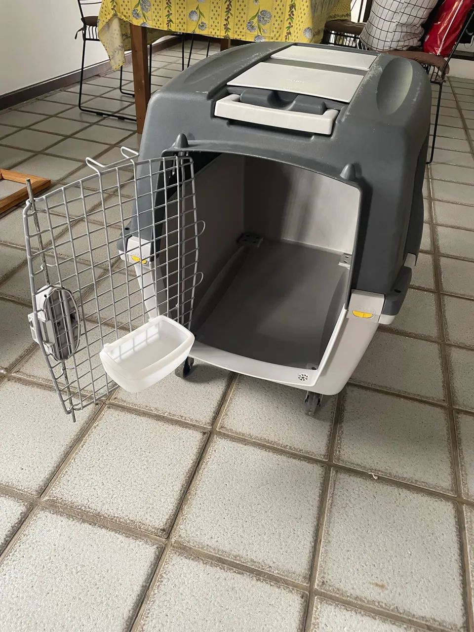 Caixa de Transporte Chalesco Gulliver Cinza Com Rodinhas para Cães e Gatos - Foto 3