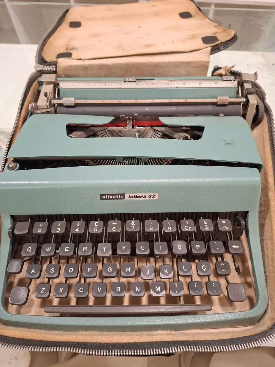 Maquina de escrever olivetti