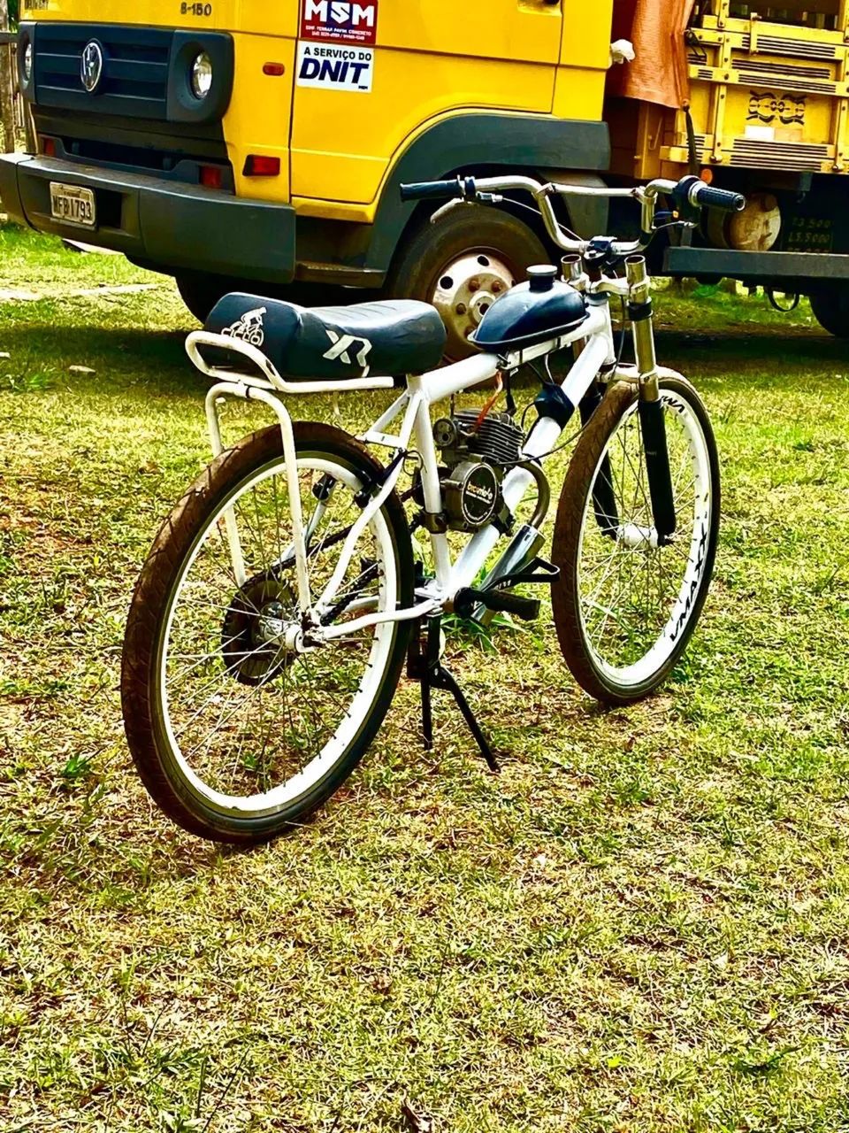 Vende-se essa motorizada, motor 100cc - Foto 3