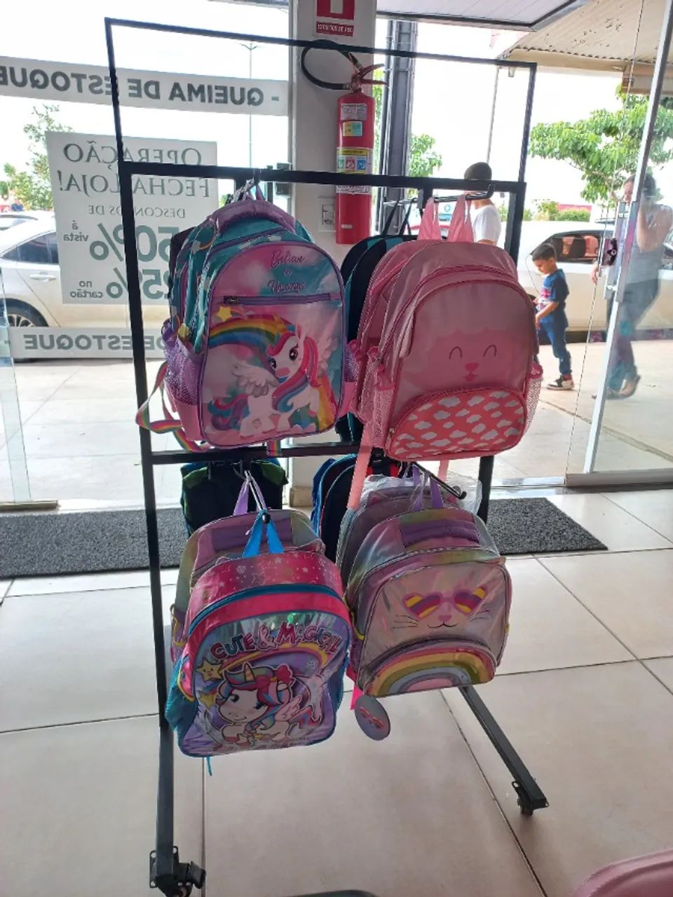 Expositor / Cabideiro com rodas - Foto 2