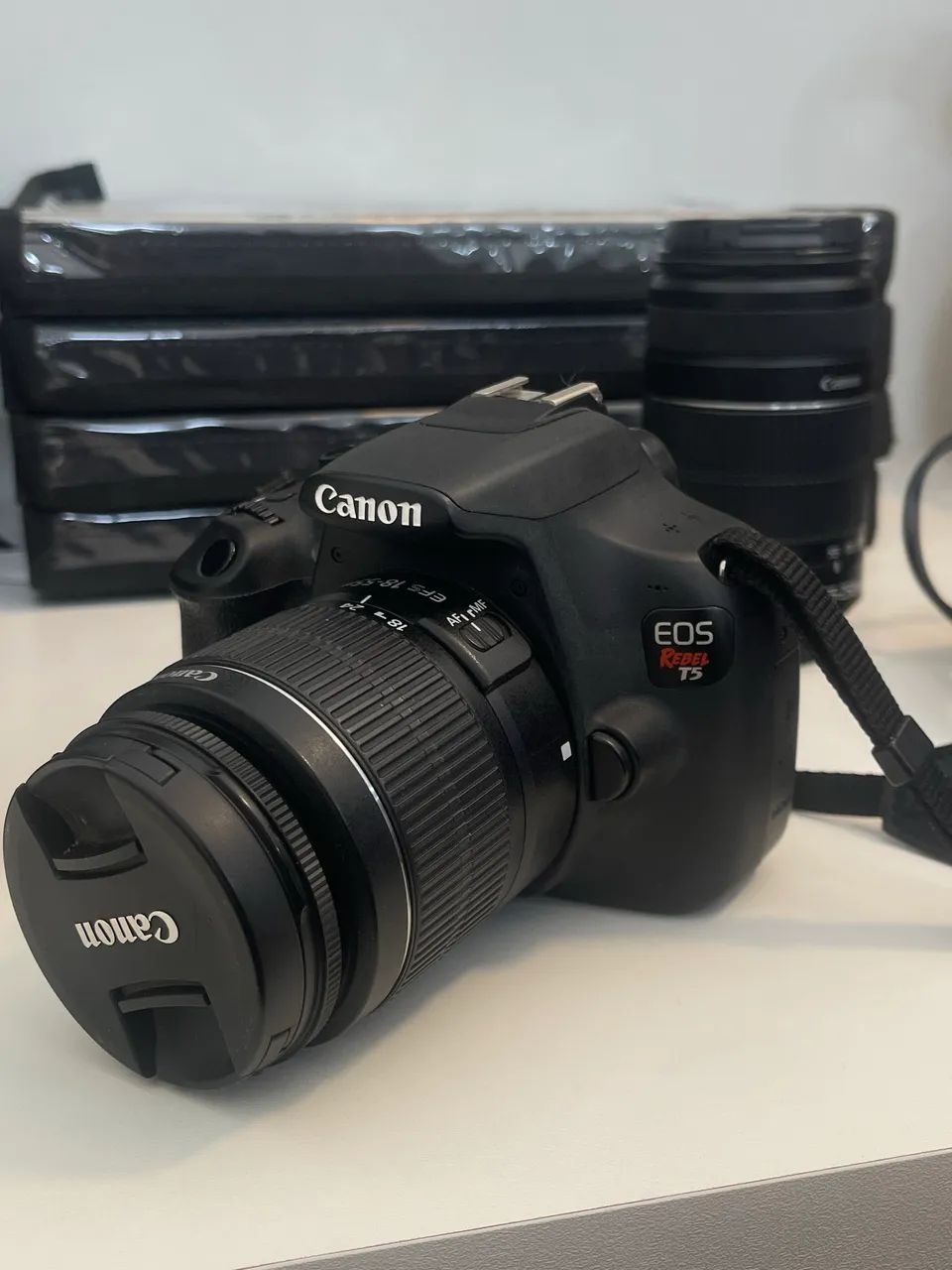 Canon EOS REBEL T5 com lentes 