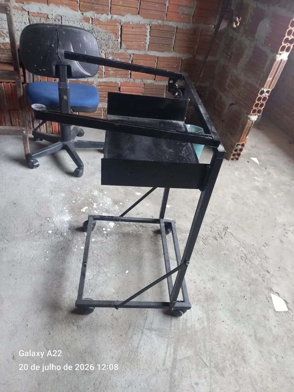 Vendo mesa de som sem o vidro