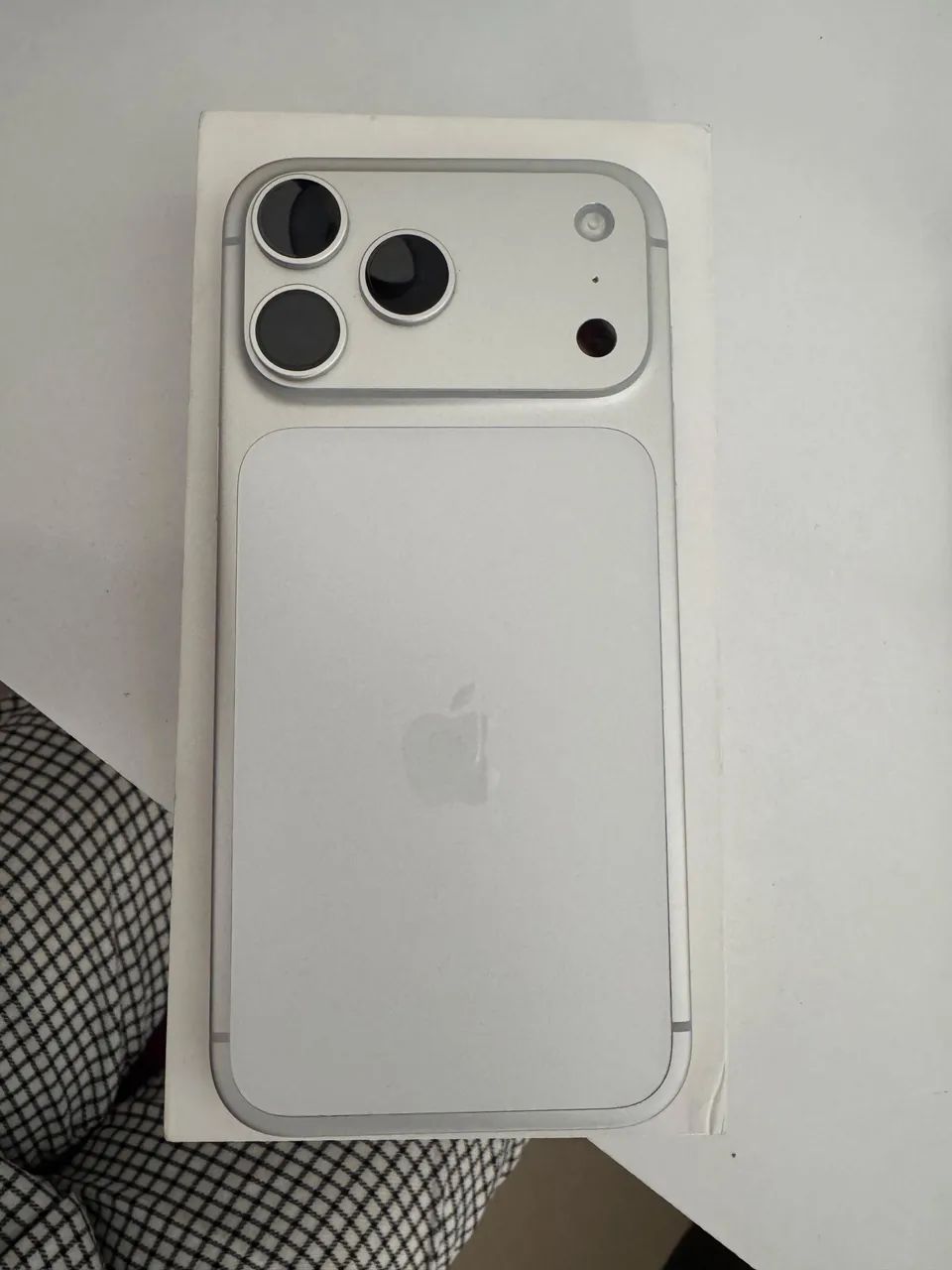 Vendo iPhone 17 pro Max Branco - Foto 4