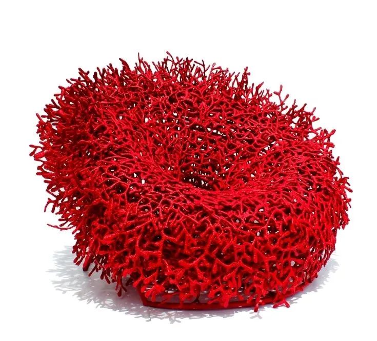 Poltrona vermelha Assinada Acaú de Sérgio Matos designer brasileiro e renomado.