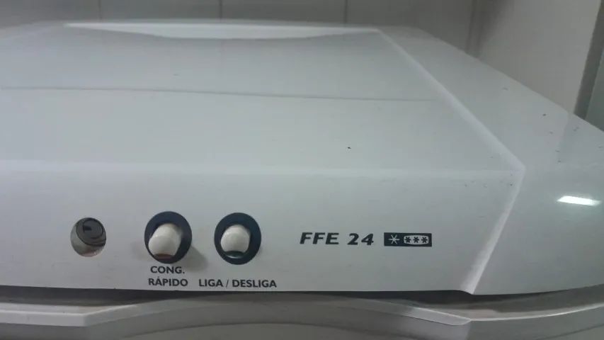 Freezer Electrolux FFE24 - 218 Litros - Para conserto ou retirada de peças - Foto 2