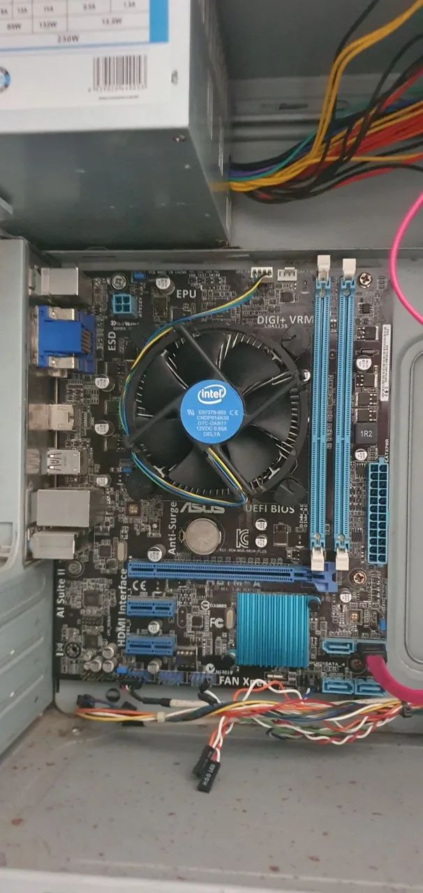 Placa mãe ASUS Lga 1155 com defeito - Foto 2
