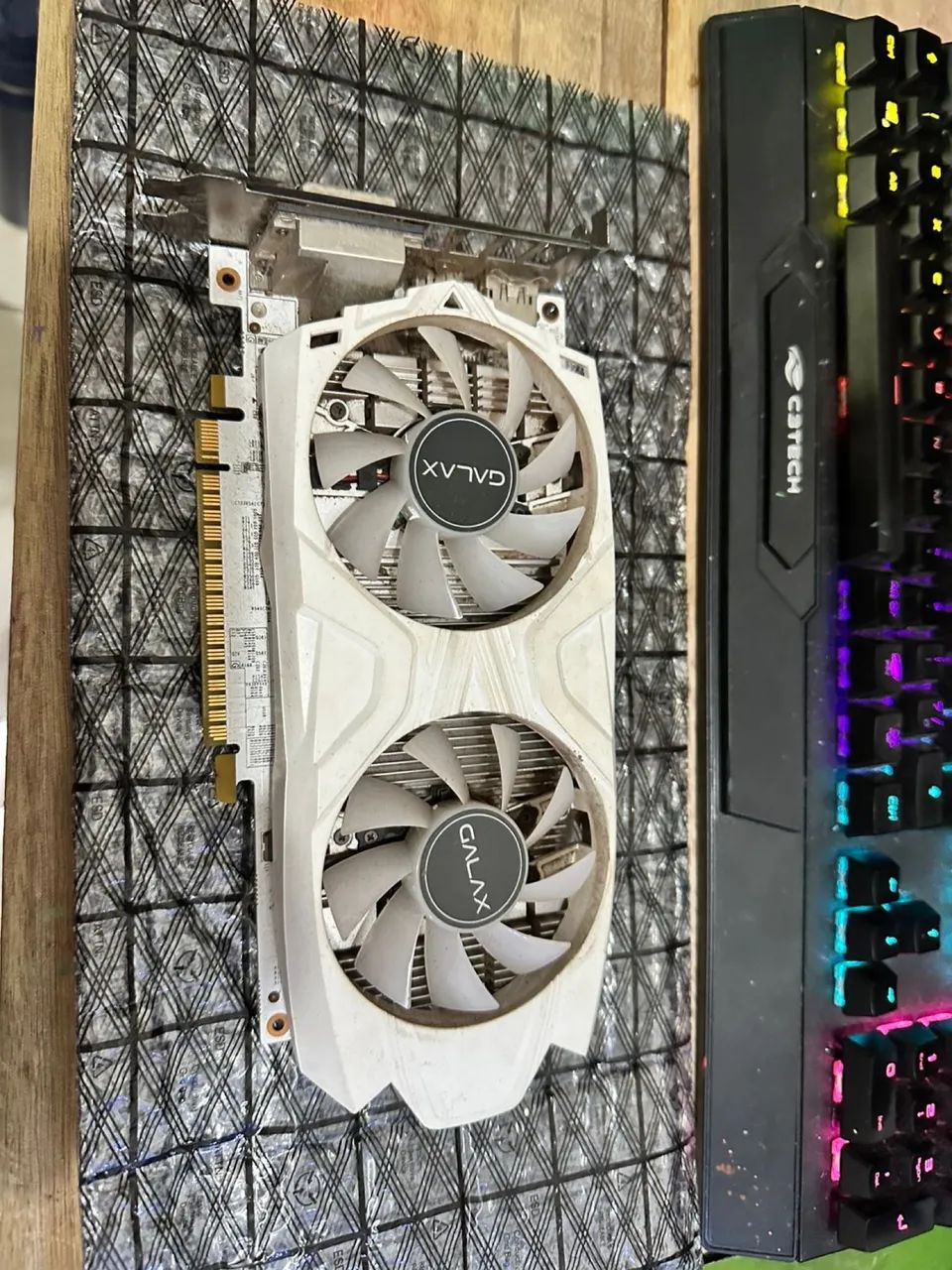 Placa de vídeo GTX 1050TI WHITE - Foto 5