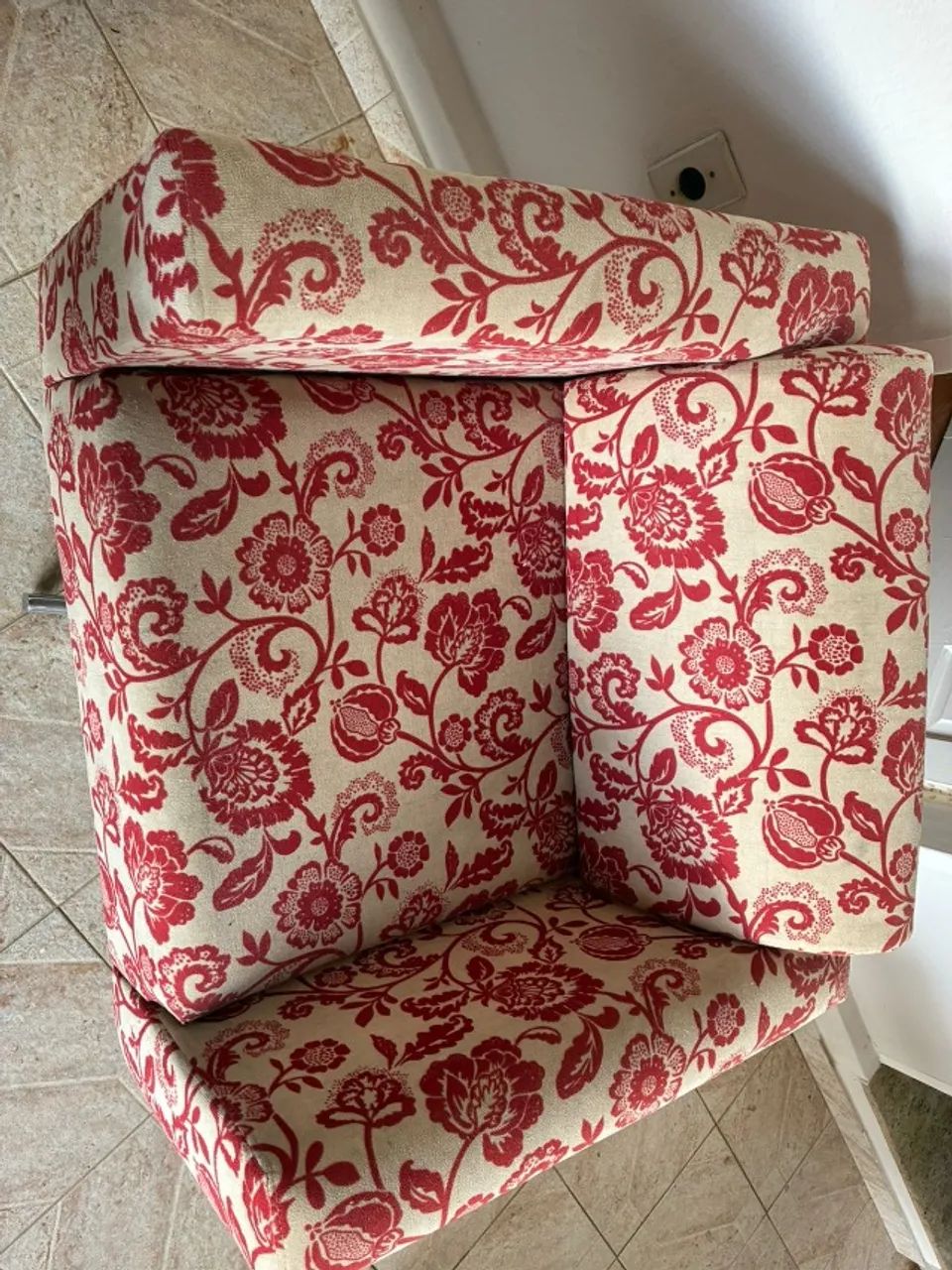 Poltrona giratória estampa vermelha - Foto 4