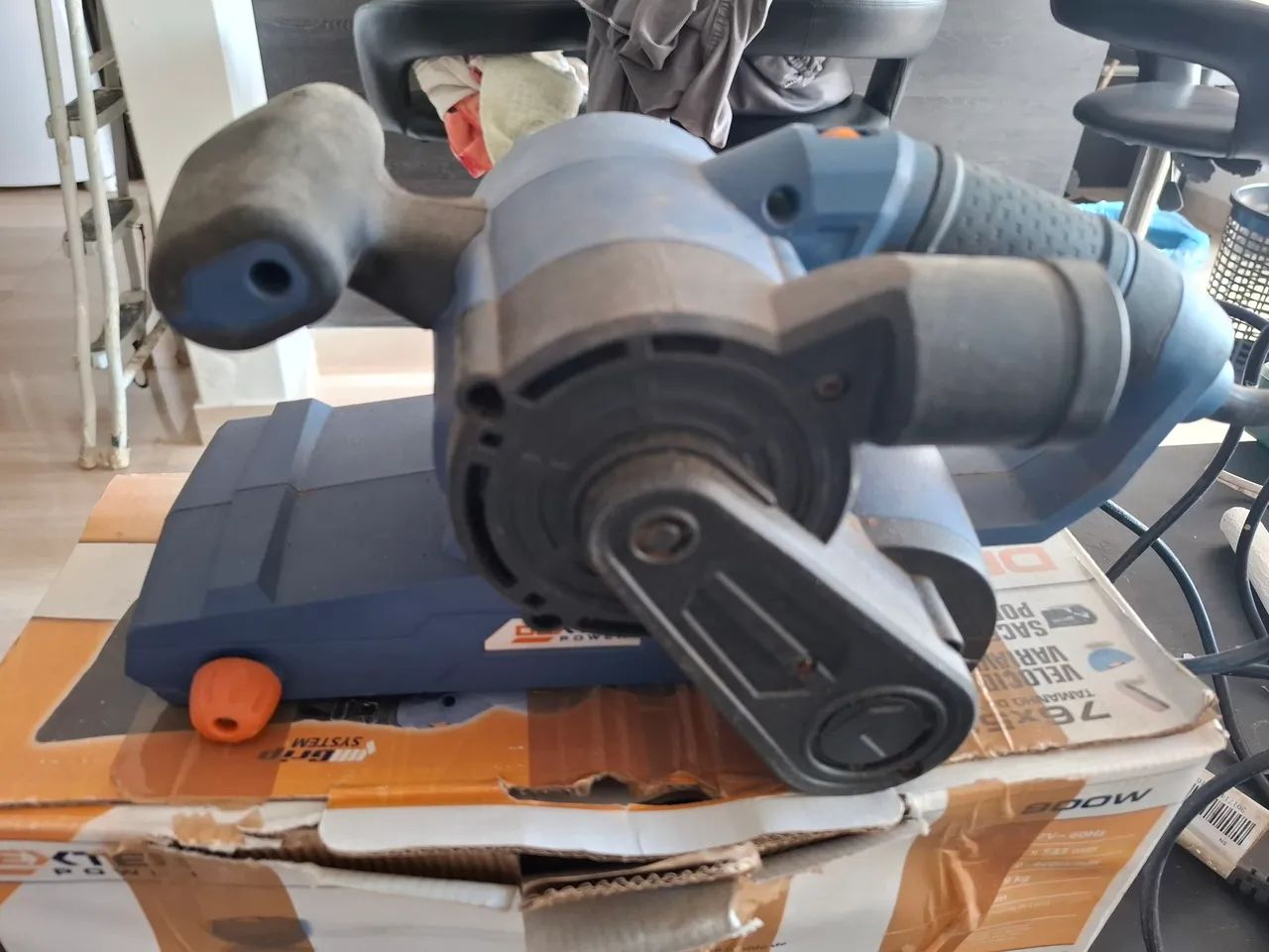 Lixadeira de Cinta 900w 76x533mm - Imperdivel  - Foto 3