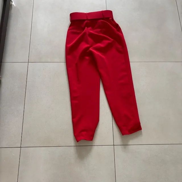 calça zara vermelha com cinto - Foto 2