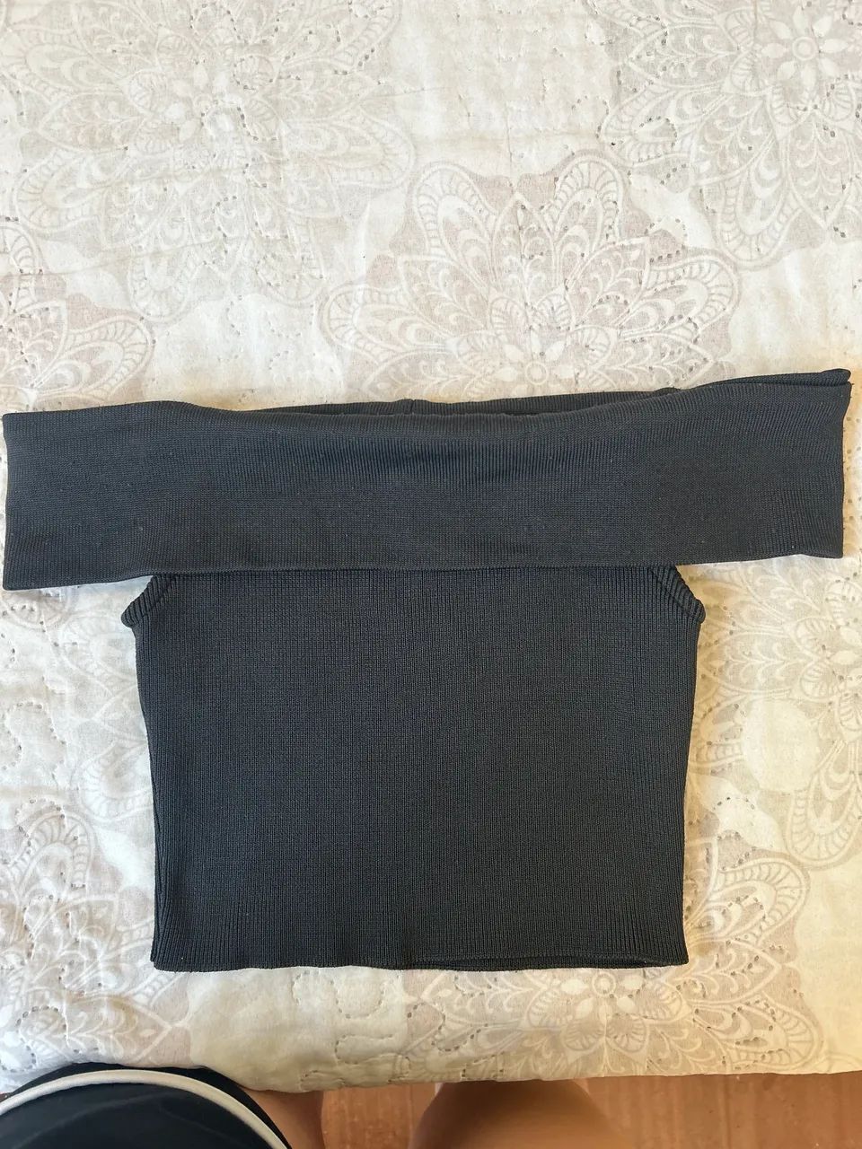 Cropped ombro a ombro preto