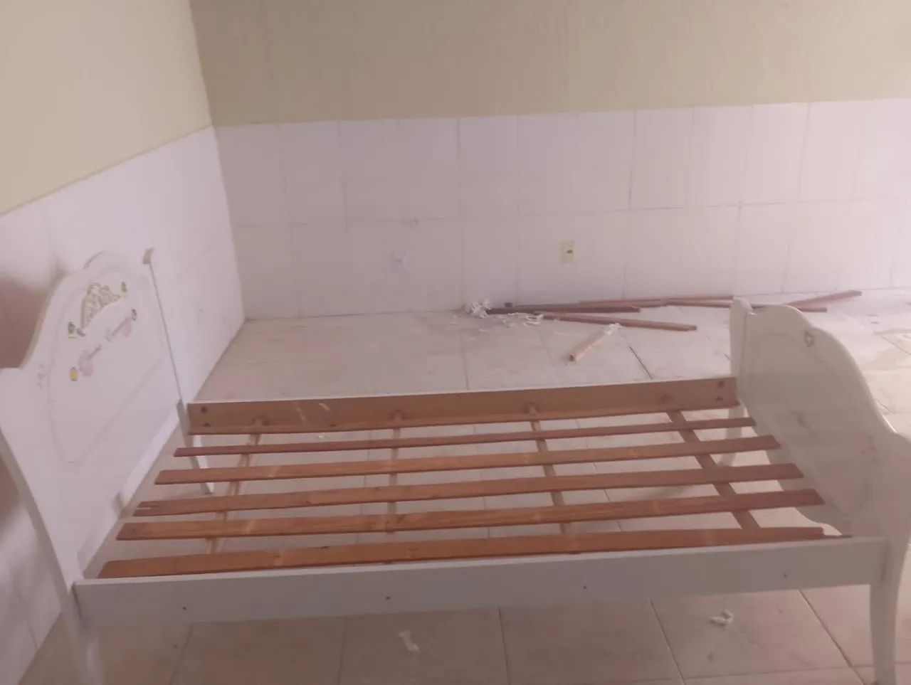 Vendo cama de solteiro  - Foto 3