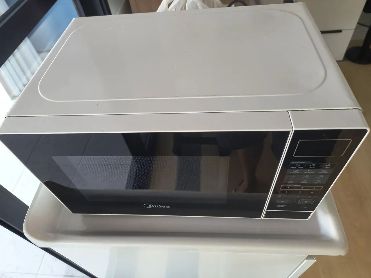 Microondas Midea 20 lts - Foto 2