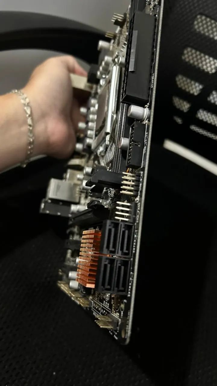 Kit Processador Intel Core i3-7100 (7ª Geração) + Placa Mãe ASRock H110M-HG4 - Foto 4