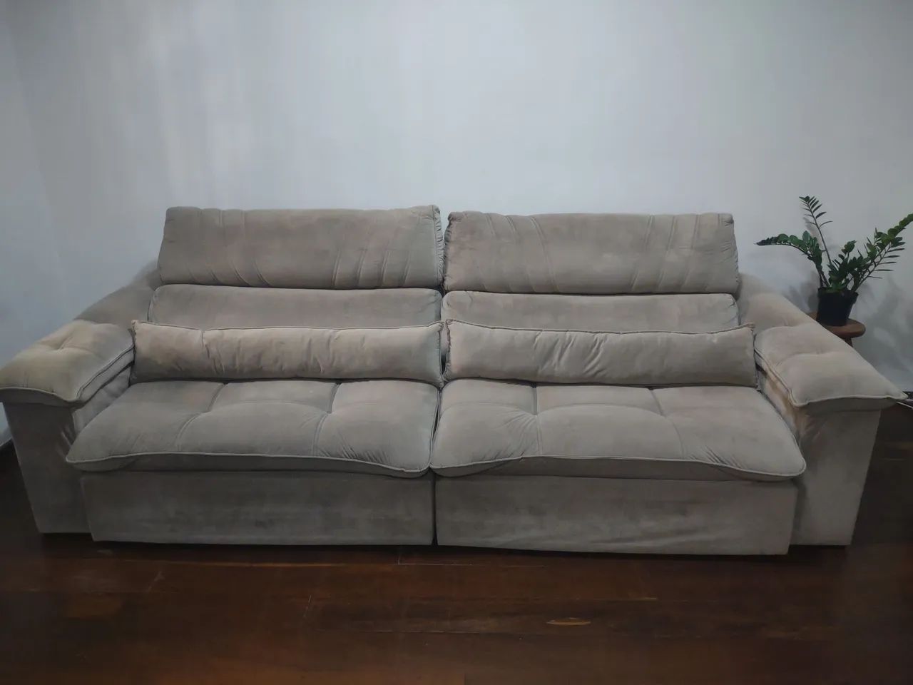 Sofá retrátil de 4 lugares.  - Foto 2