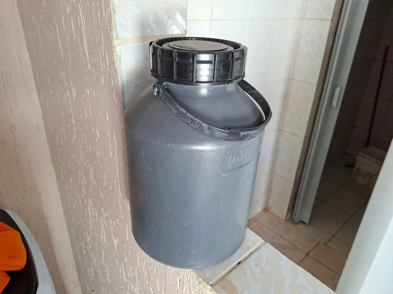 LEITEIRA DE PLÁSTICO RESISTENTE  - Foto 2