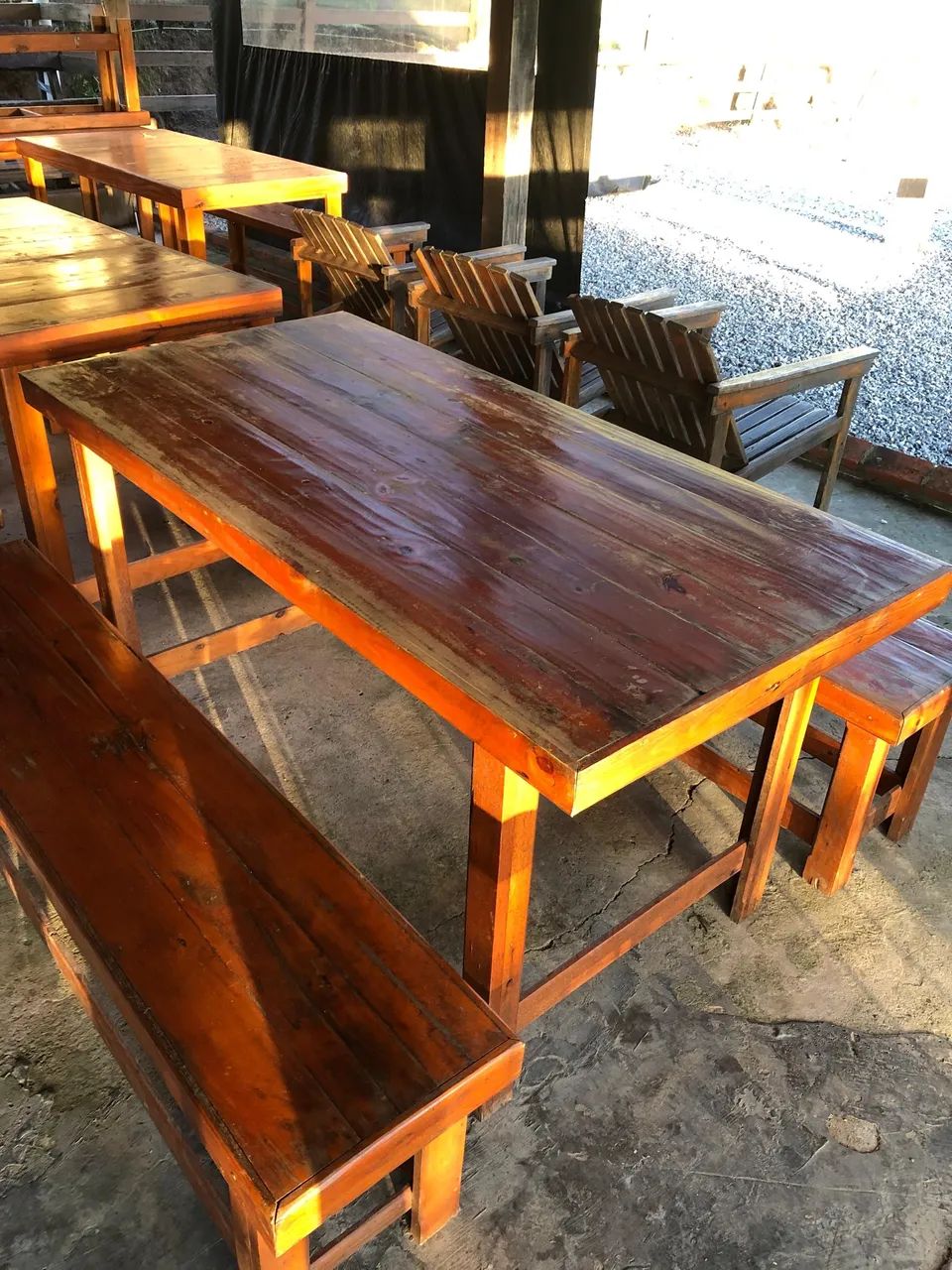 MESA COM BANCOS - Foto 3