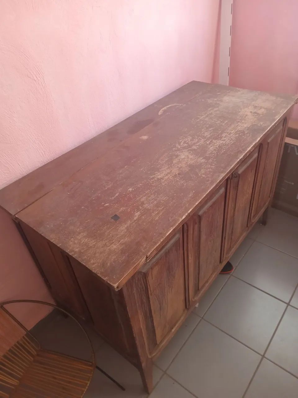Baú e partes elétricas.