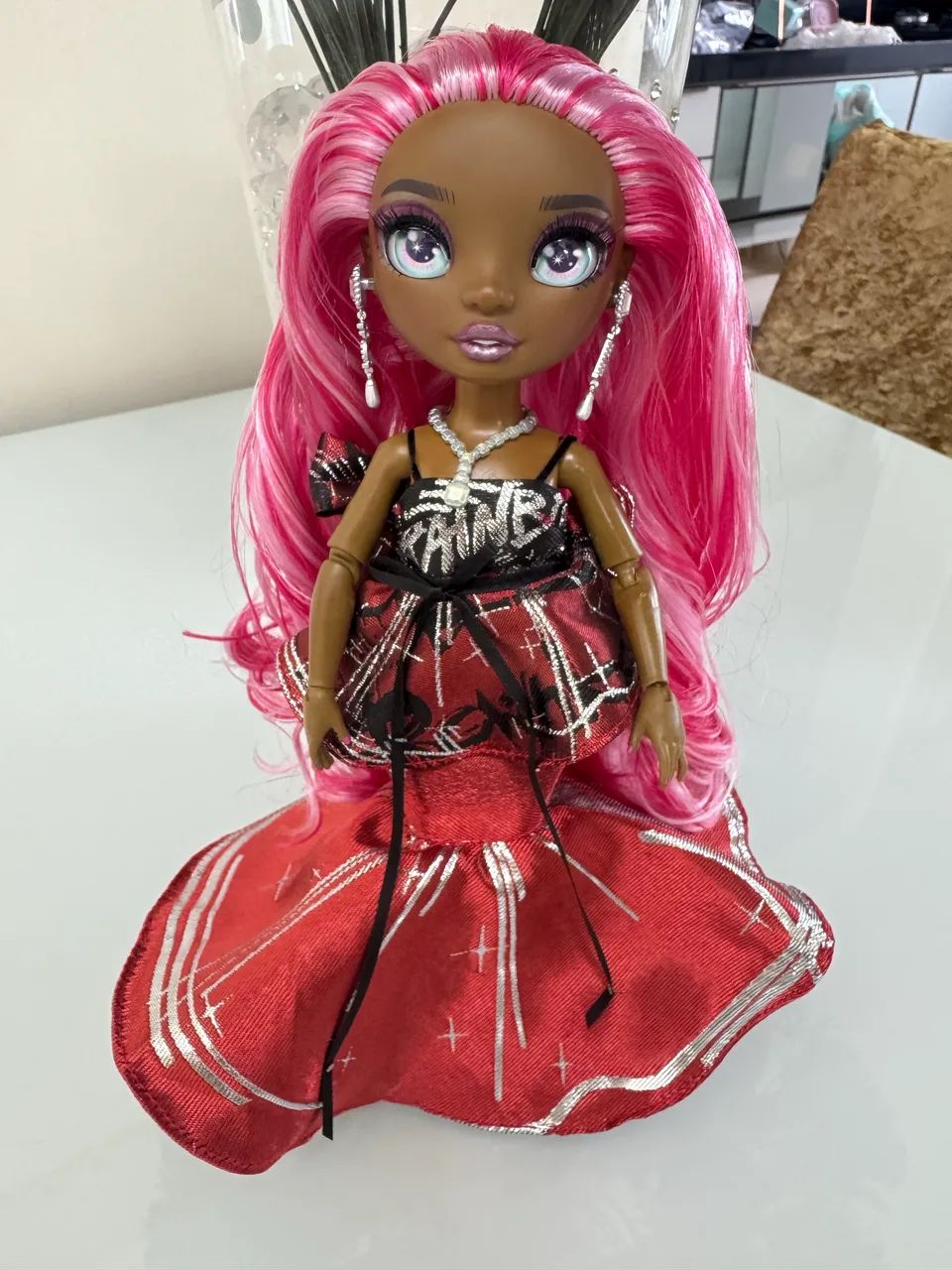 Boneca Rainbow High Daria com look da Dawson 