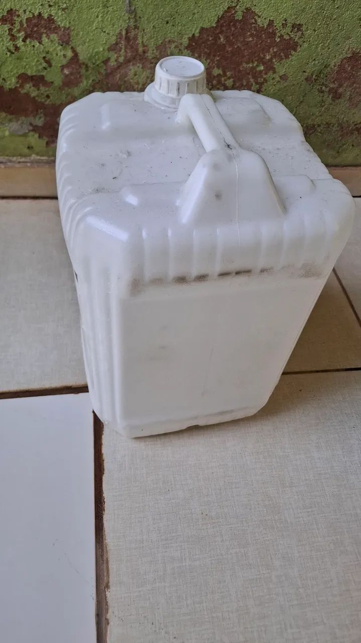 Baldes de 20 litros 10 reais cada - Foto 3