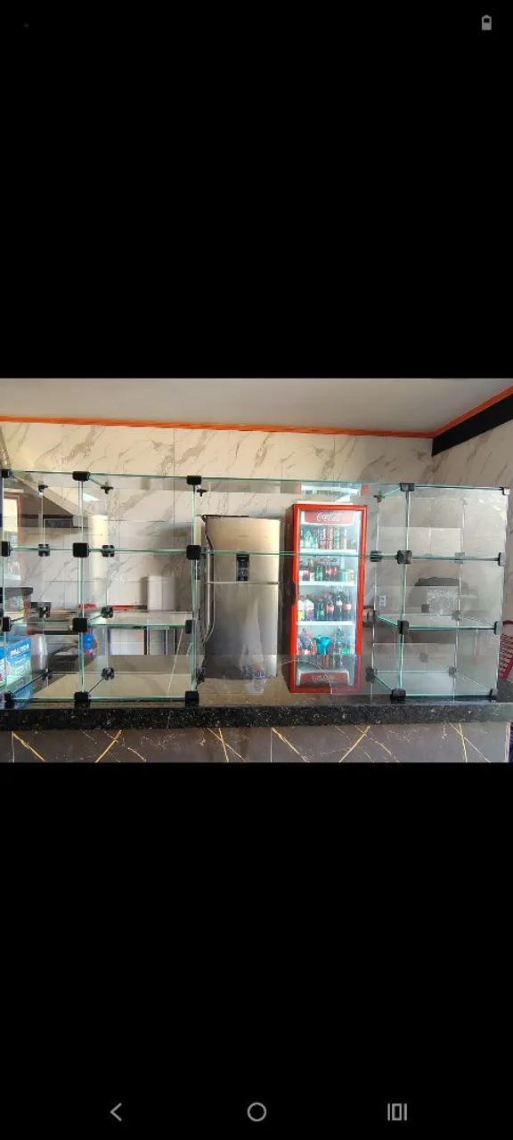 Vendo vitrine de balas e chocolates 