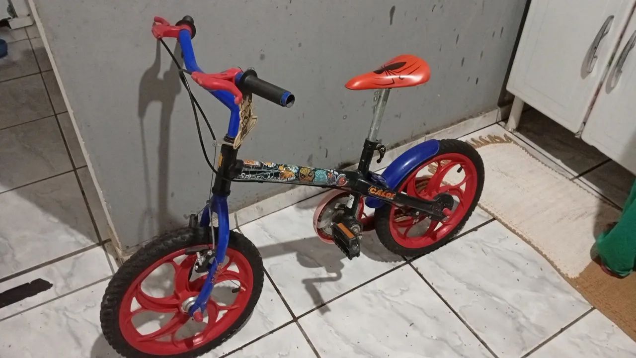 Vendo uma bicicleta infantil aro16 - Foto 2