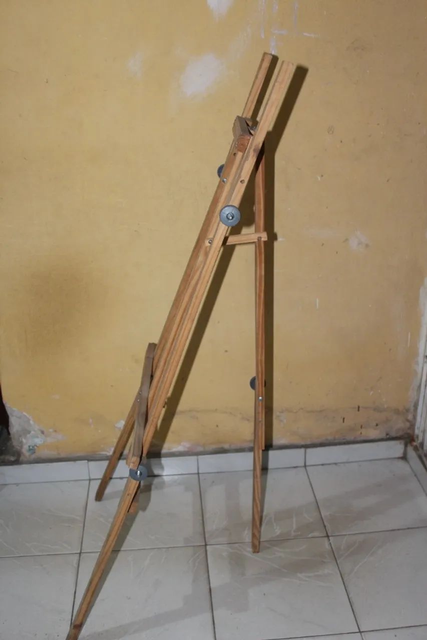 cavalete de pintura bem conservado - Foto 4