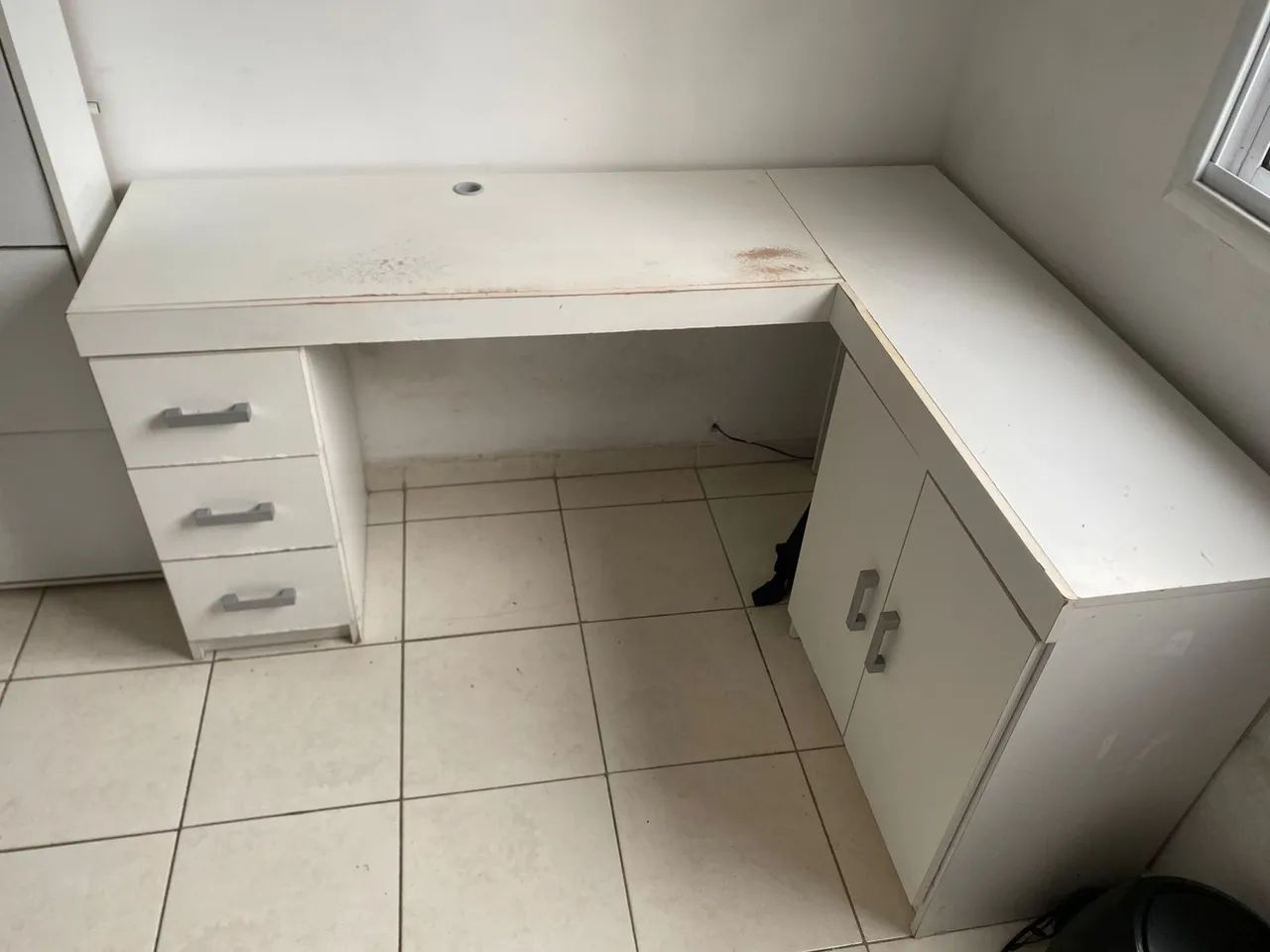 Mesa escritório em L