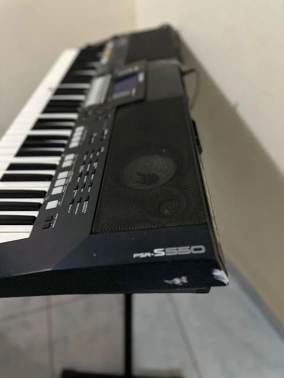 Yamaha psr s550 