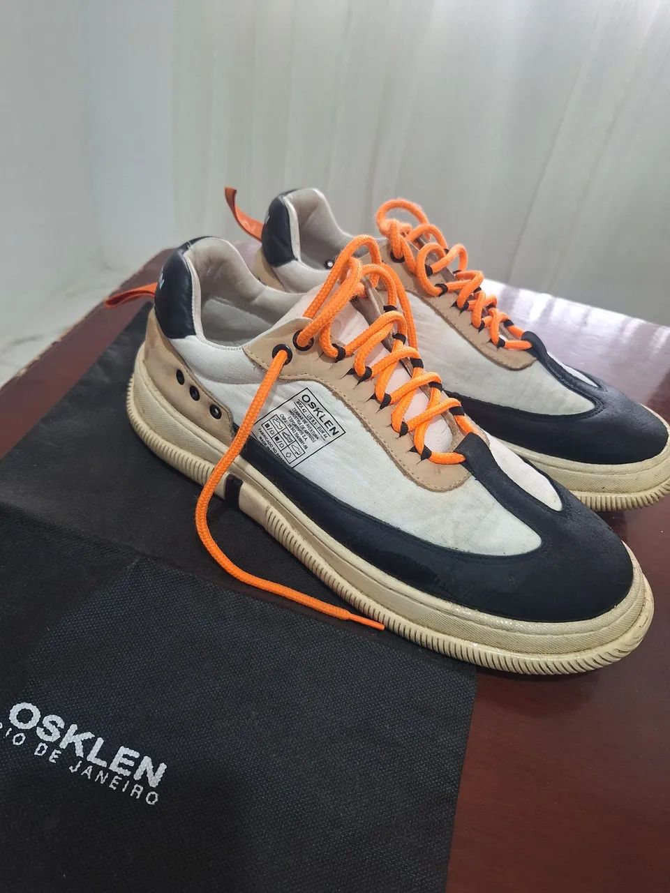 Tênis osklen